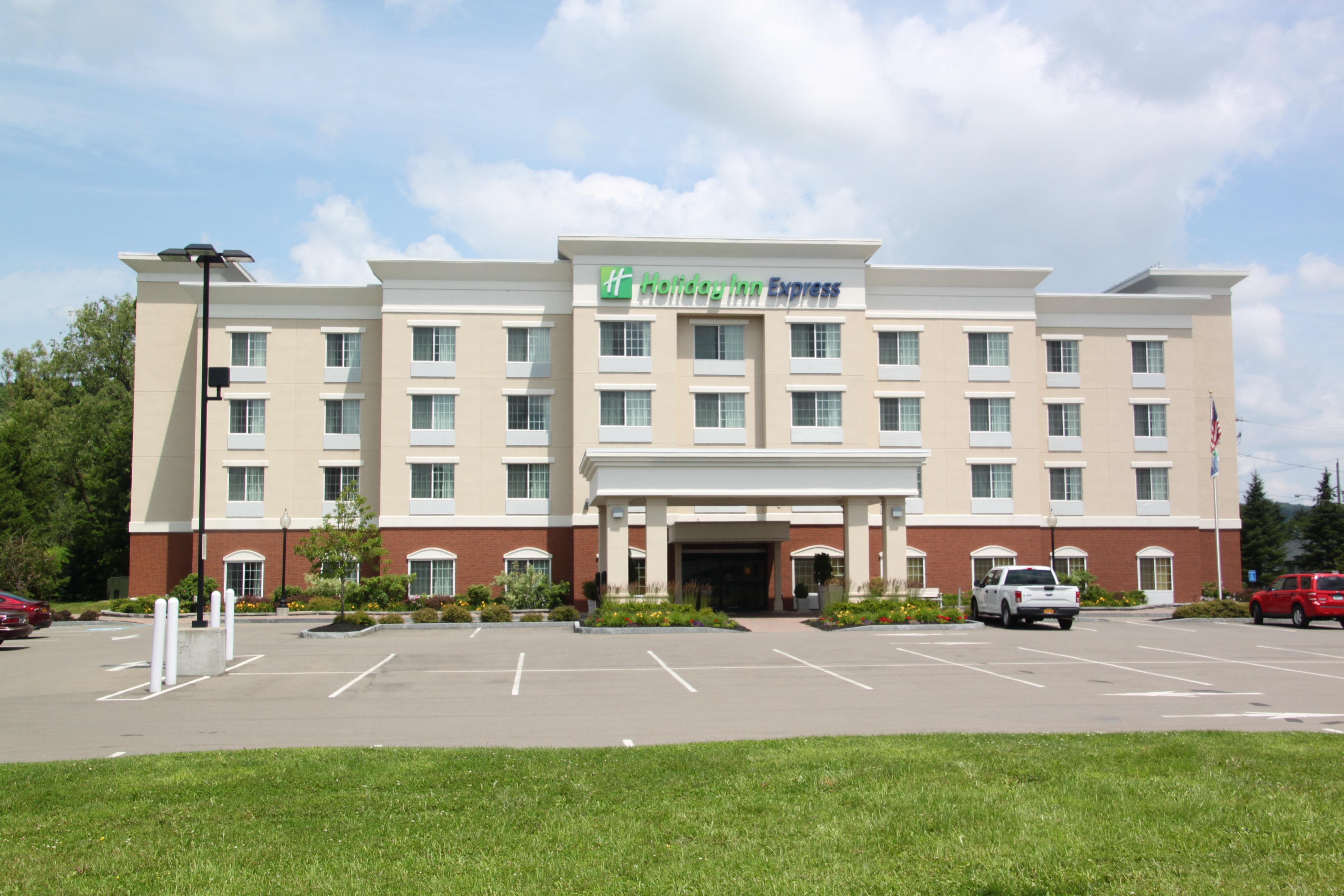 Holiday Inn Express - Cortland By Ihg Εξωτερικό φωτογραφία